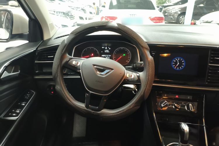 Used Jetta VS5 2022 280TSI Automatic Trendy Pro Version Steering Wheel