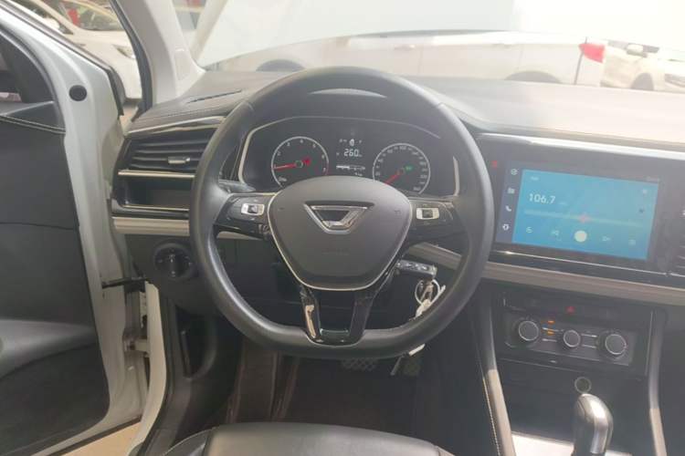 Used Jetta VS5 2022 280TSI Automatic Trend Edition Steering Wheel