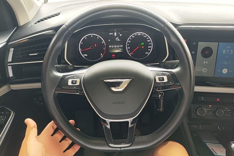 Used Jetta VS5 2022 280TSI Automatic Trend Edition Steering Wheel