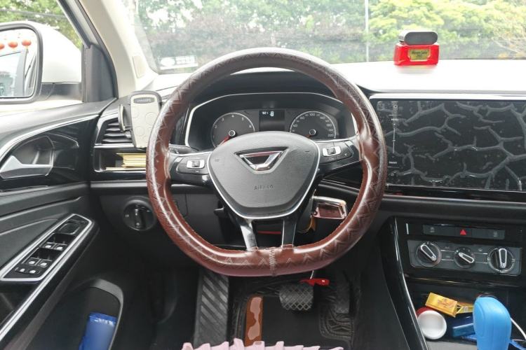 Used Jetta VS5 2022 280TSI Automatic Trendy Pro Version Steering Wheel