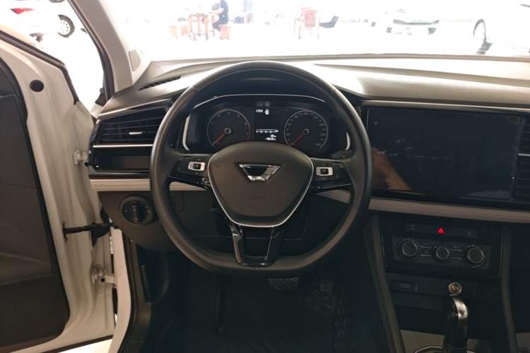 Used Jetta VS5 2022 280TSI Automatic Trend Edition Steering Wheel