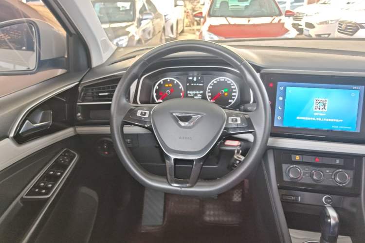 Used Jetta VS5 2022 280TSI Automatic Trend Edition Steering Wheel