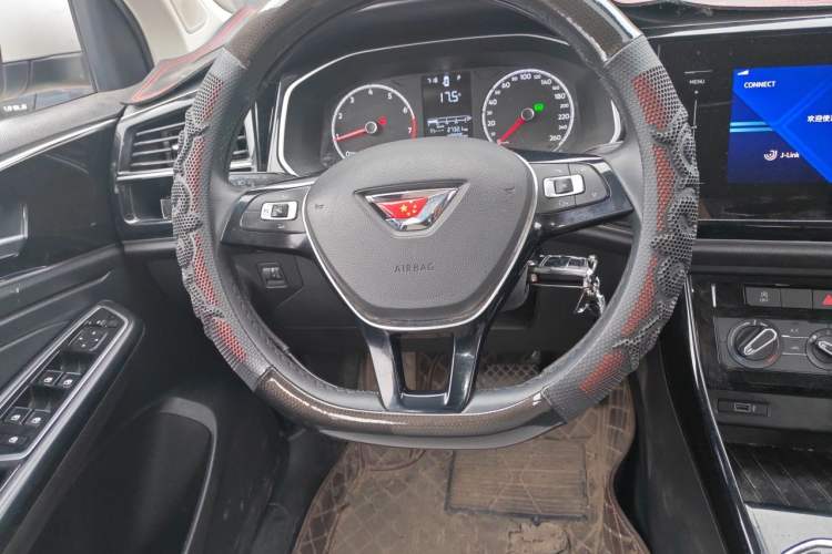 Used Jetta VS5 2022 280TSI Automatic Trendy Pro Version Steering Wheel