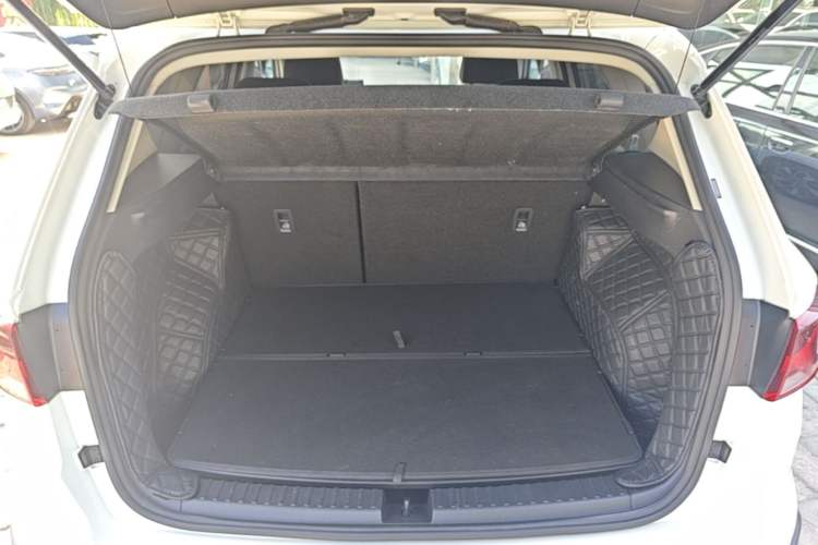 Used Jetta VS5 2022 280TSI Automatic Glory Edition Trunk