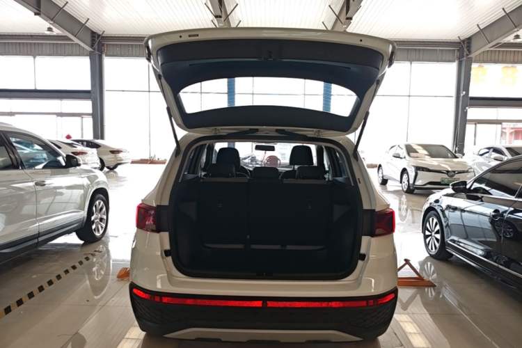 Used Jetta VS5 2022 280TSI Automatic Trend Edition Trunk
