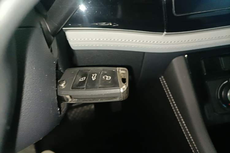 Used Jetta VS5 2022 280TSI Automatic Trendy Pro Version Vehicle Key