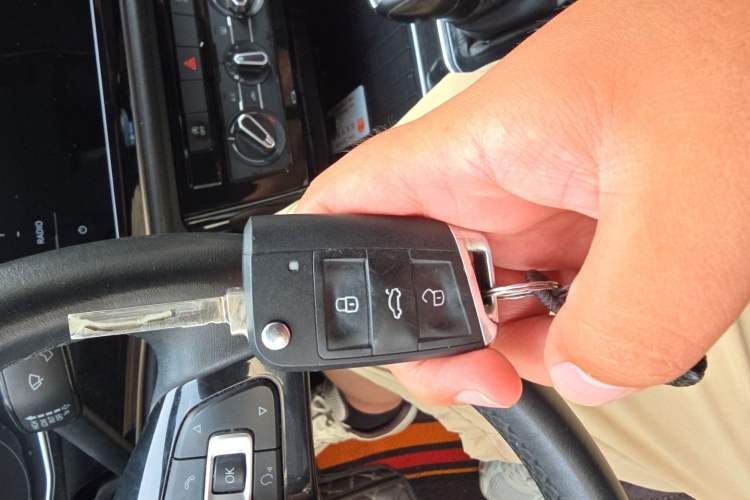 Used Jetta VS5 2022 280TSI Automatic Trendy Pro Version Vehicle Key