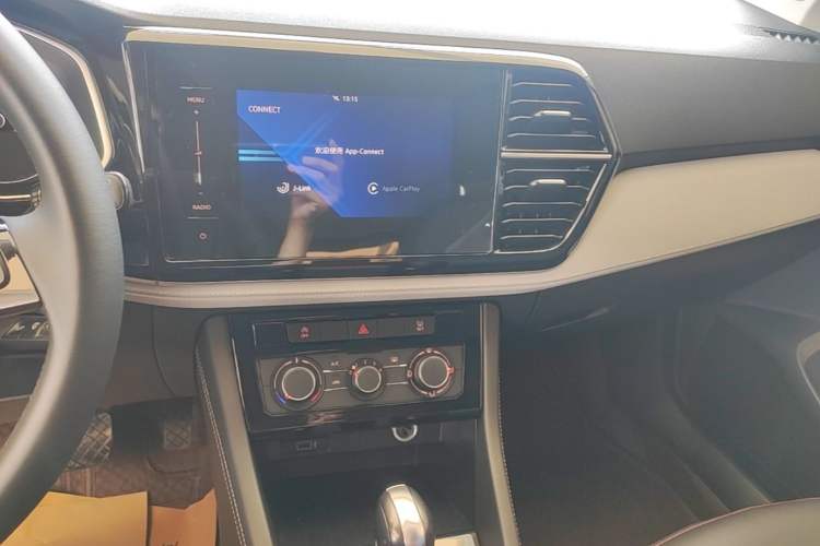 Used Jetta VS5 2023 280TSI Automatic Trend Edition Audio And AC Panel