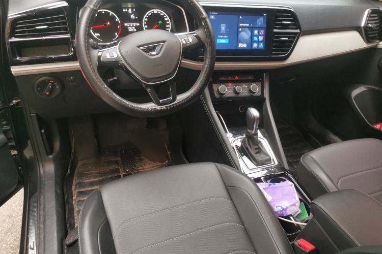 Used Jetta VS5 2023 280TSI Automatic Enjoyment Model Center Console