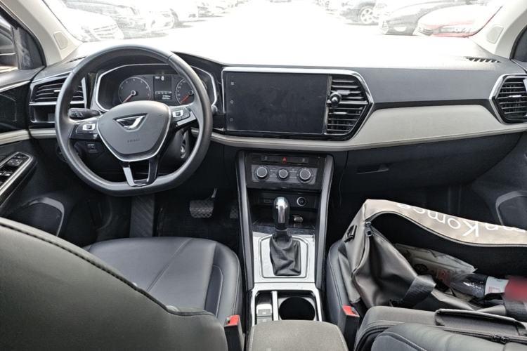 Used Jetta VS5 2023 280TSI Automatic Trend Edition Center Console