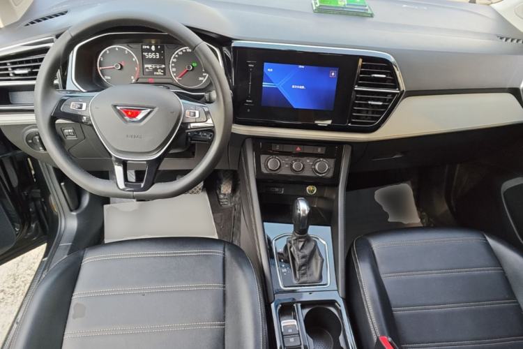 Used Jetta VS5 2023 280TSI Automatic Trend Edition Center Console
