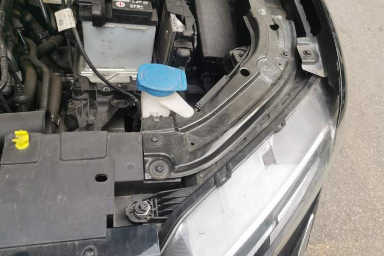 Used Jetta VS5 2023 280TSI Automatic Enjoyment Model Engine Bay Left