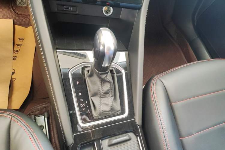 Used Jetta VS5 2023 280TSI Automatic Trend Edition Gear Lever