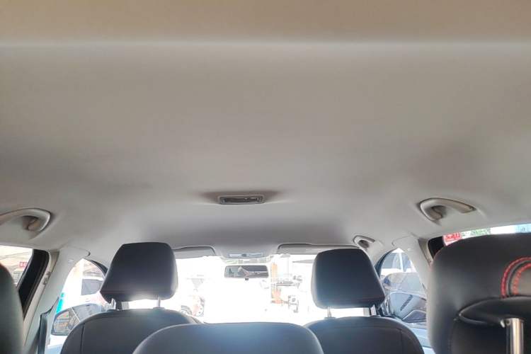 Used Jetta VS5 2023 280TSI Automatic Trend Edition Headliner