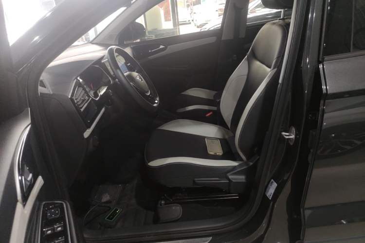 Used Jetta VS5 2023 280TSI Automatic Trend Edition Left Front Seat