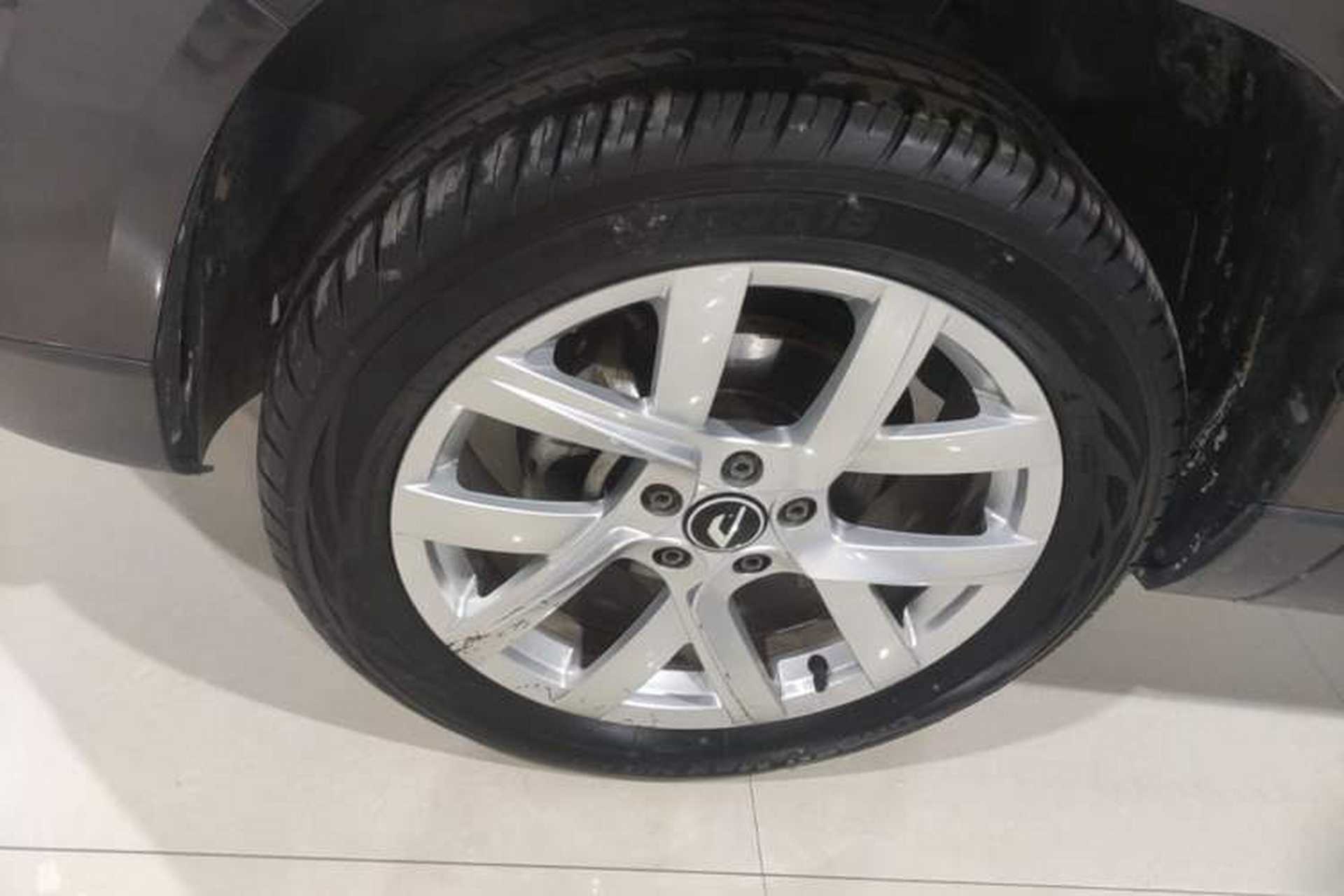 Used Jetta VS5 2023 280TSI Automatic Trend Edition Left Front Wheel Hub