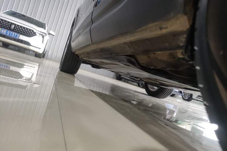 Used Jetta VS5 2023 280TSI Automatic Trend Edition Left Side Sill