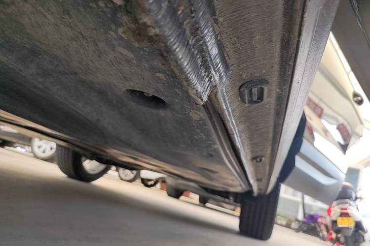 Used Jetta VS5 2023 280TSI Automatic Trend Edition Left Side Sill