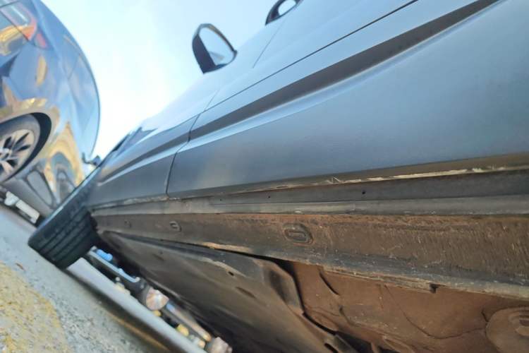 Used Jetta VS5 2023 280TSI Automatic Trend Edition Left Side Sill