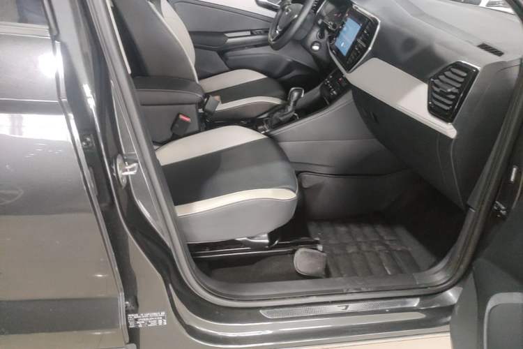 Used Jetta VS5 2023 280TSI Automatic Trend Edition Right Front Seat