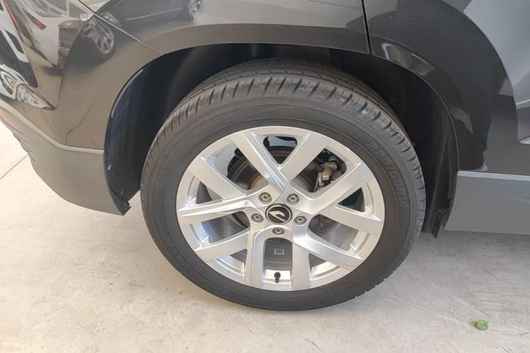 Used Jetta VS5 2023 280TSI Automatic Trend Edition Right Rear Wheel Hub