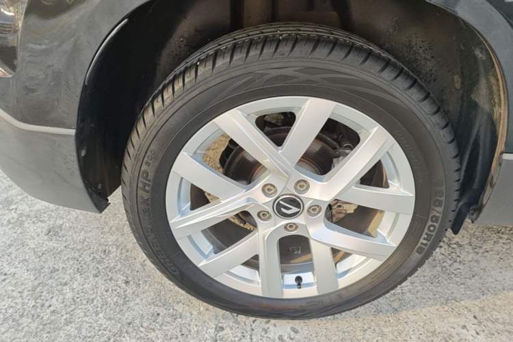 Used Jetta VS5 2023 280TSI Automatic Trend Edition Right Rear Wheel Hub