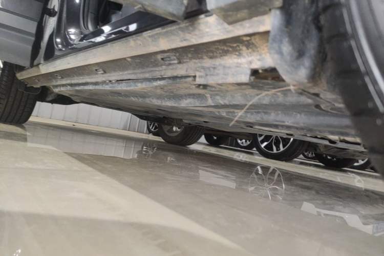 Used Jetta VS5 2023 280TSI Automatic Trend Edition Right Side Sill