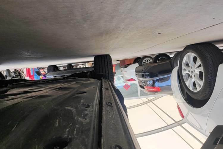 Used Jetta VS5 2023 280TSI Automatic Trend Edition Right Side Sill
