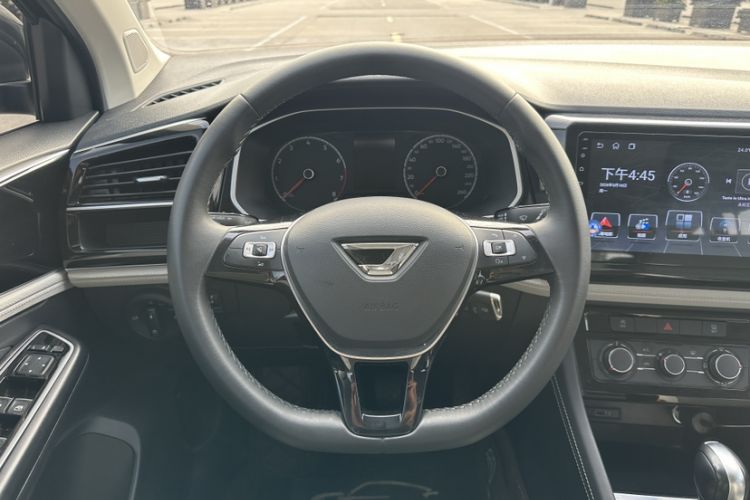 Used Jetta VS5 2023 280TSI Automatic Trend Edition Steering Wheel