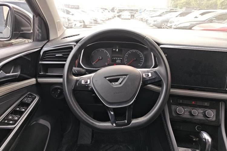 Used Jetta VS5 2023 280TSI Automatic Trend Edition Steering Wheel