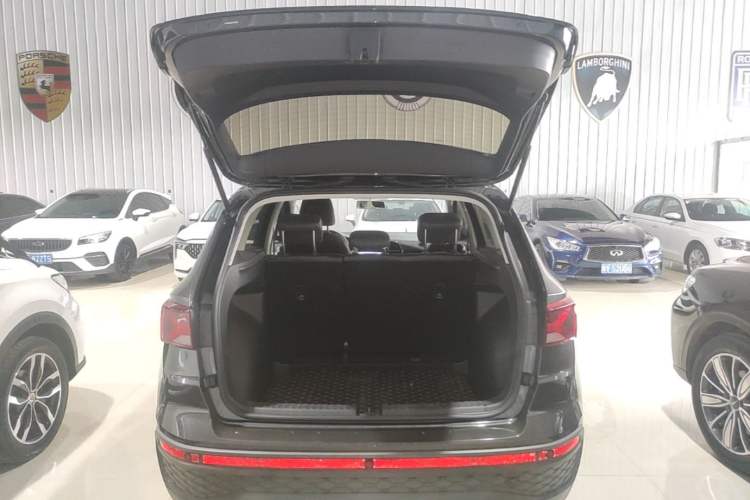Used Jetta VS5 2023 280TSI Automatic Trend Edition Trunk