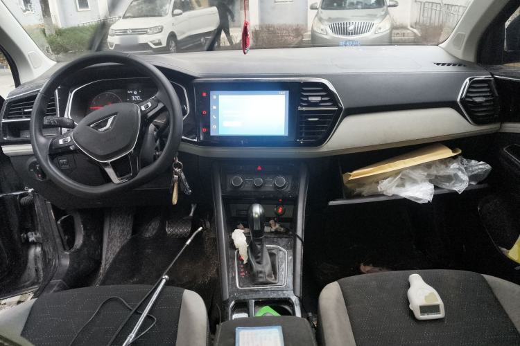 Used Jetta VS5 2023 280TSI Automatic Trend Edition Center Console