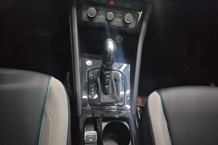 Used Jetta VS5 2023 280TSI Automatic High-Gloss Enjoyment Model Gear Lever