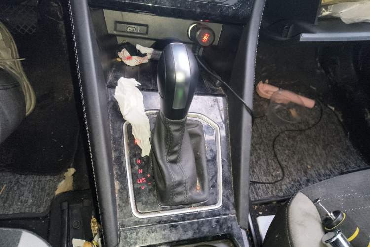 Used Jetta VS5 2023 280TSI Automatic Trend Edition Gear Lever
