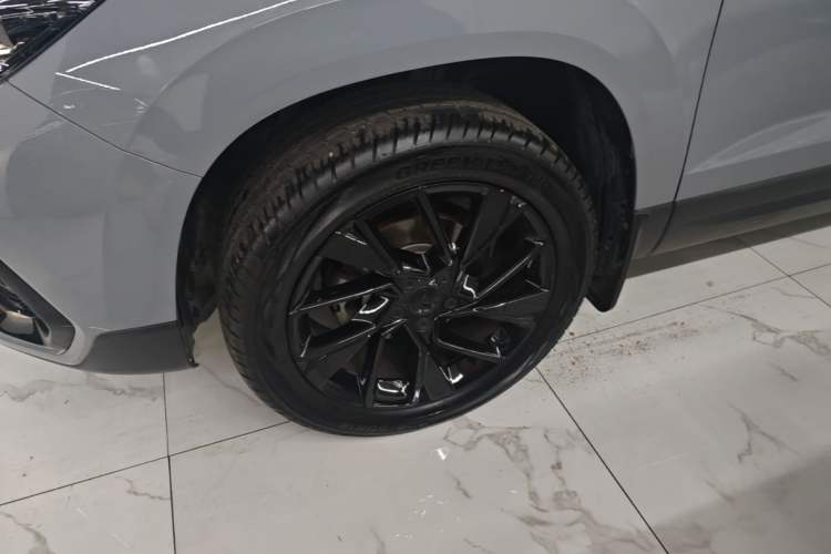 Used Jetta VS5 2023 280TSI Automatic High-Gloss Enjoyment Model Left Front Wheel Hub