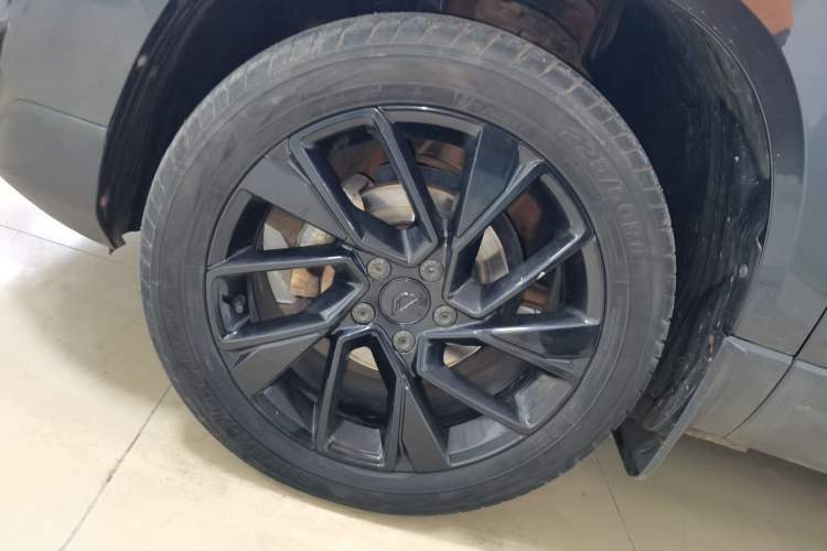 Used Jetta VS5 2023 280TSI Automatic Enjoyment Model Left Front Wheel Hub