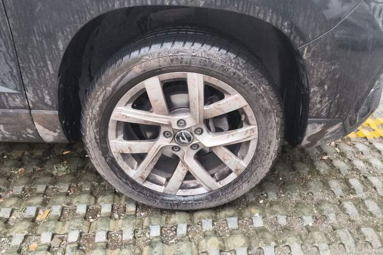 Used Jetta VS5 2023 280TSI Automatic Trend Edition Right Front Wheel Hub