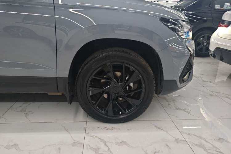 Used Jetta VS5 2023 280TSI Automatic High-Gloss Enjoyment Model Right Rear Wheel Hub