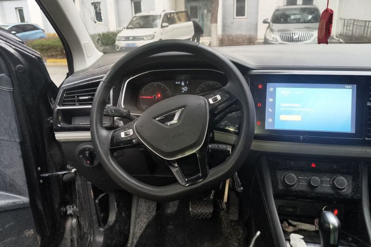 Used Jetta VS5 2023 280TSI Automatic Trend Edition Steering Wheel