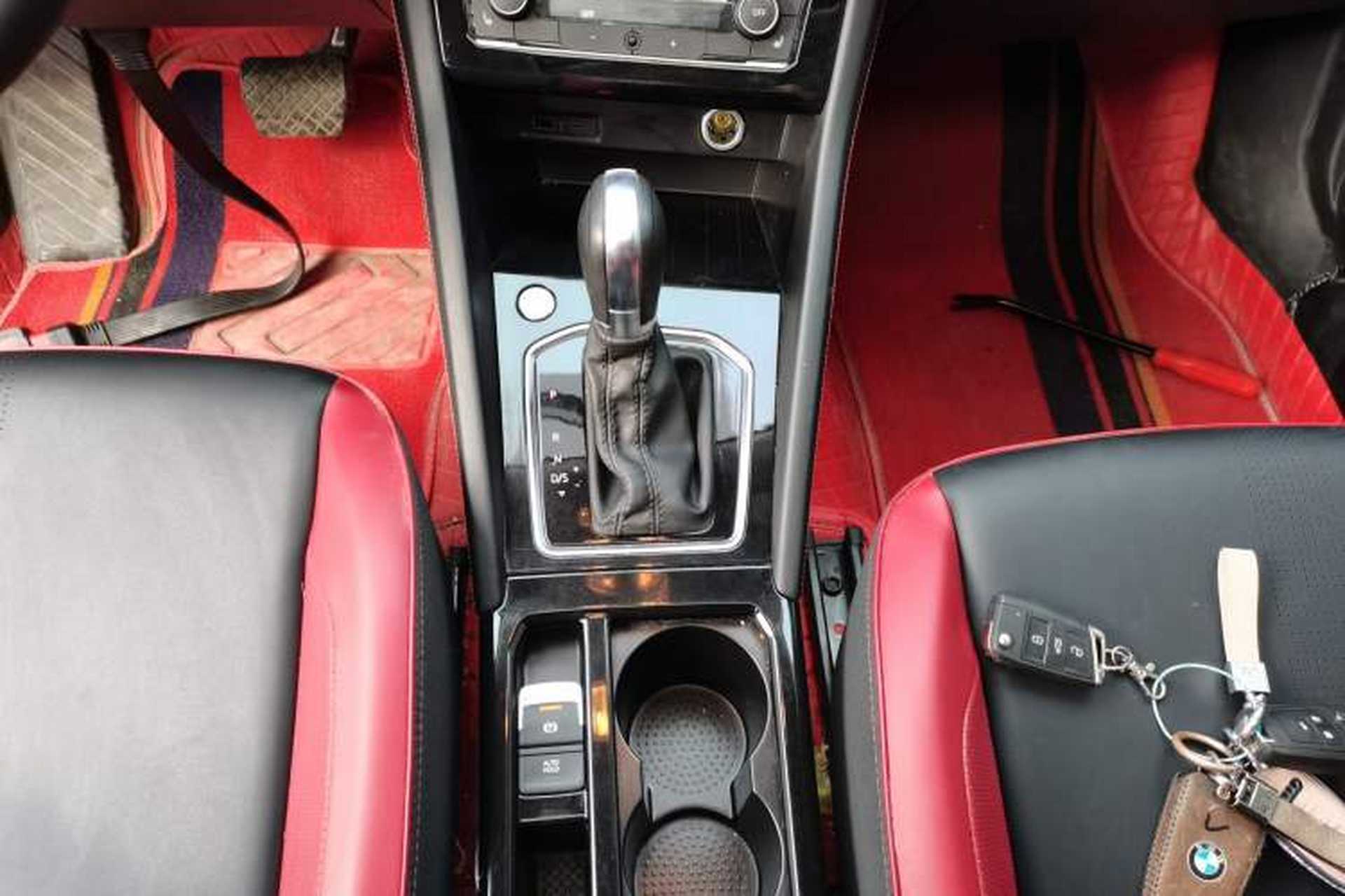 Used Jetta VS5 2023 280TSI Automatic Enjoyment Model Gear Lever
