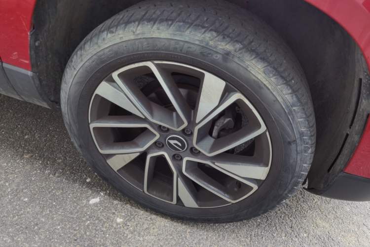 Used Jetta VS5 2023 280TSI Automatic Glory Edition Right Front Wheel Hub