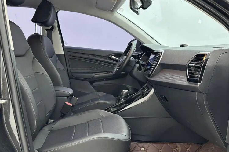 Used Jetta VS5 2023 280TSI Automatic Enjoyment Model Headliner