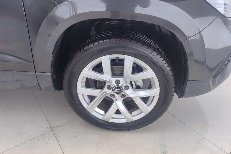 Used Jetta VS5 2023 280TSI Automatic Trend Edition Left Front Wheel Hub