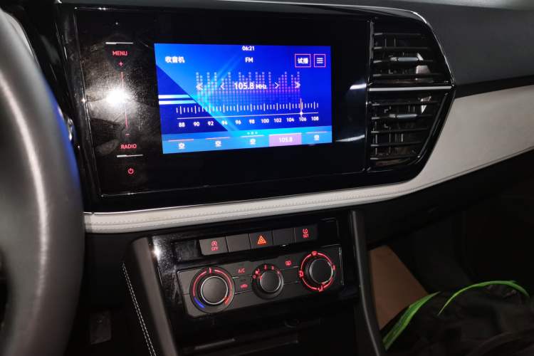 Used Jetta VS5 2023 280TSI Automatic Trend Edition Audio And AC Panel