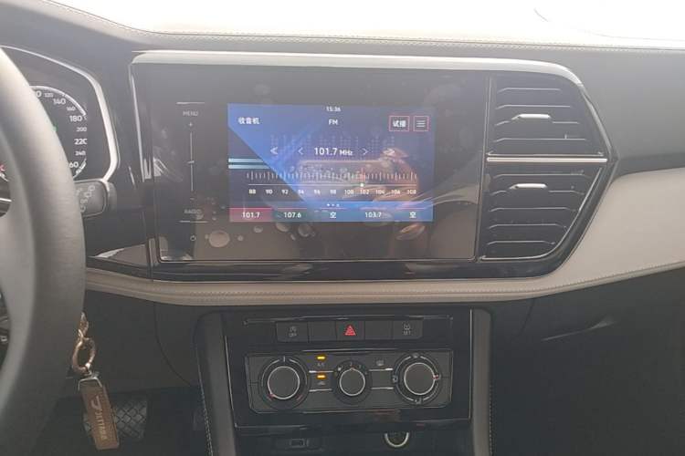 Used Jetta VS5 2023 280TSI Automatic Trend Edition Audio And AC Panel