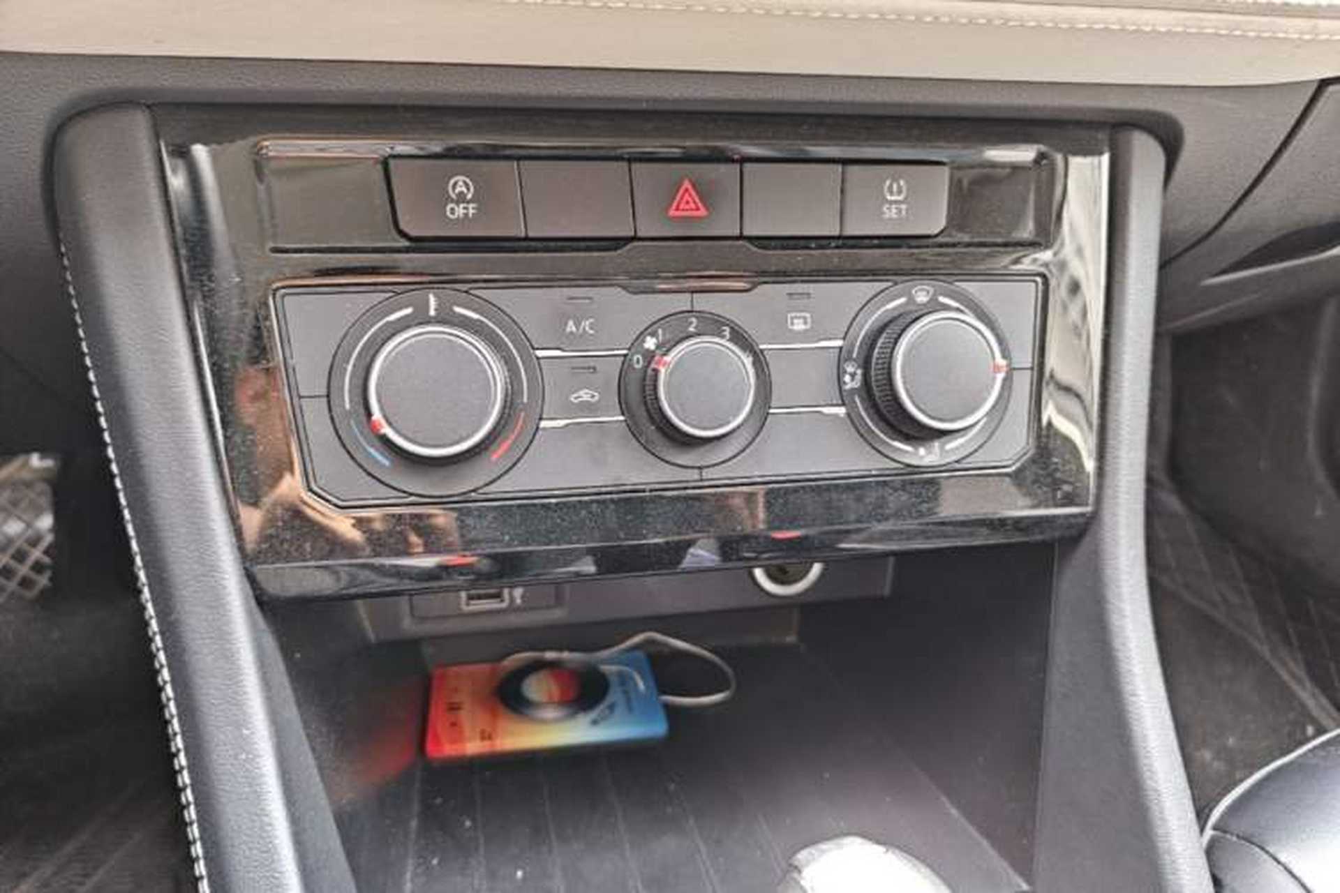 Used Jetta VS5 2023 280TSI Automatic Trend Edition Audio And AC Panel