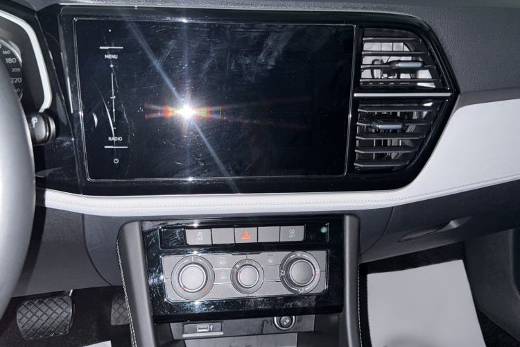 Used Jetta VS5 2023 280TSI Automatic Trend Edition Audio And AC Panel