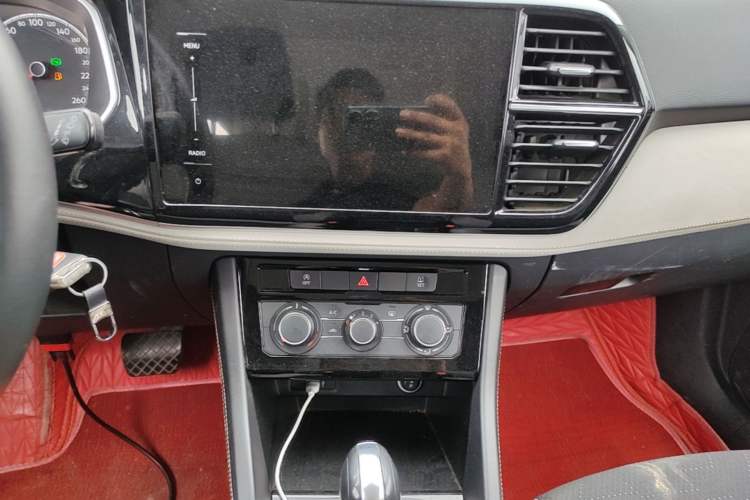 Used Jetta VS5 2023 280TSI Automatic Trend Edition Audio And AC Panel