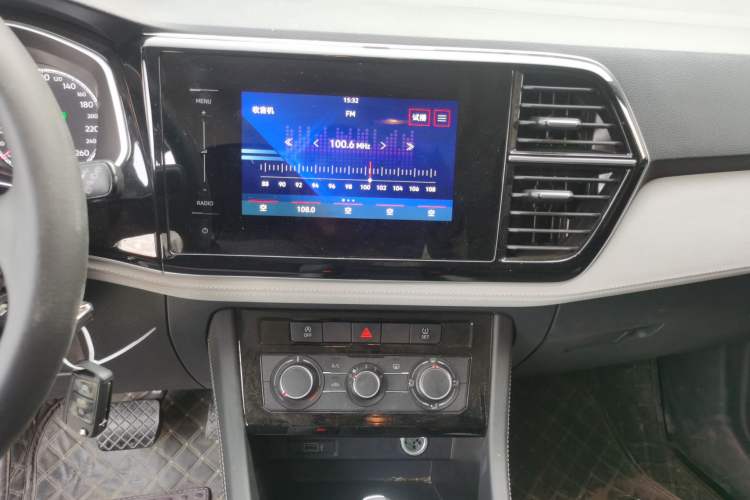 Used Jetta VS5 2023 280TSI Automatic Trend Edition Audio And AC Panel