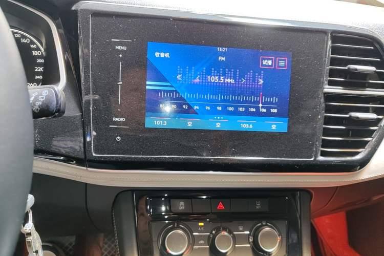 Used Jetta VS5 2023 280TSI Automatic Trend Edition Audio And AC Panel